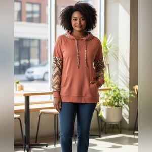 NWOT: P2P 24 Haptics size S Hoodie with Patterned Sleeves